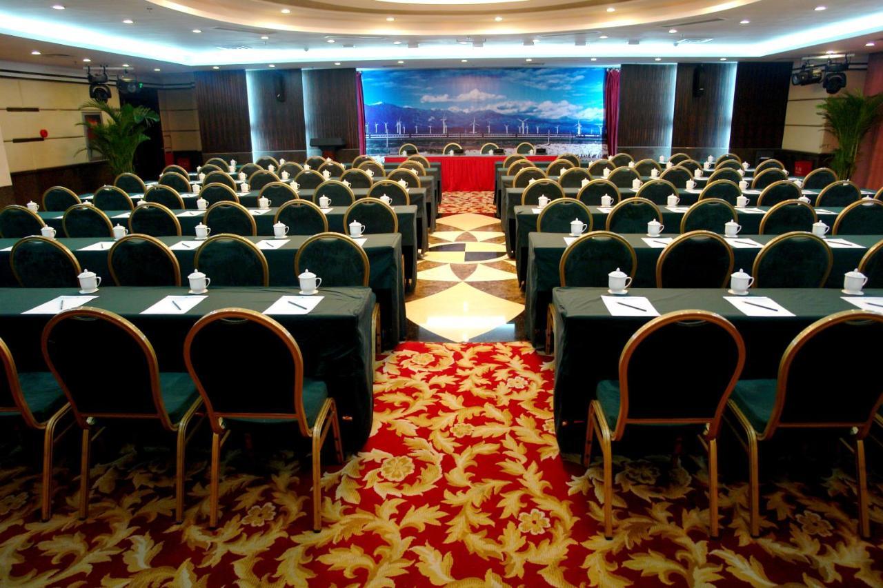 Royal International Hotel Urumczi Zewnętrze zdjęcie